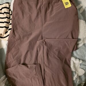 all in motion Straight-Leg Pants in Mauve